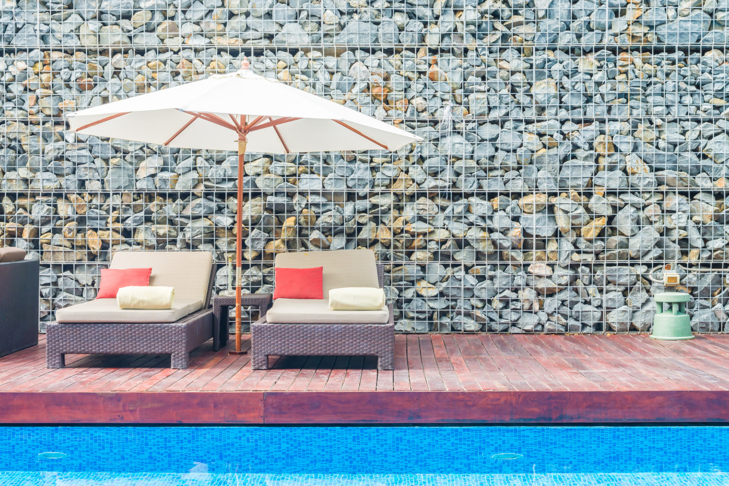 Best Outdoor Flooring Tiles for Dubai's Climate